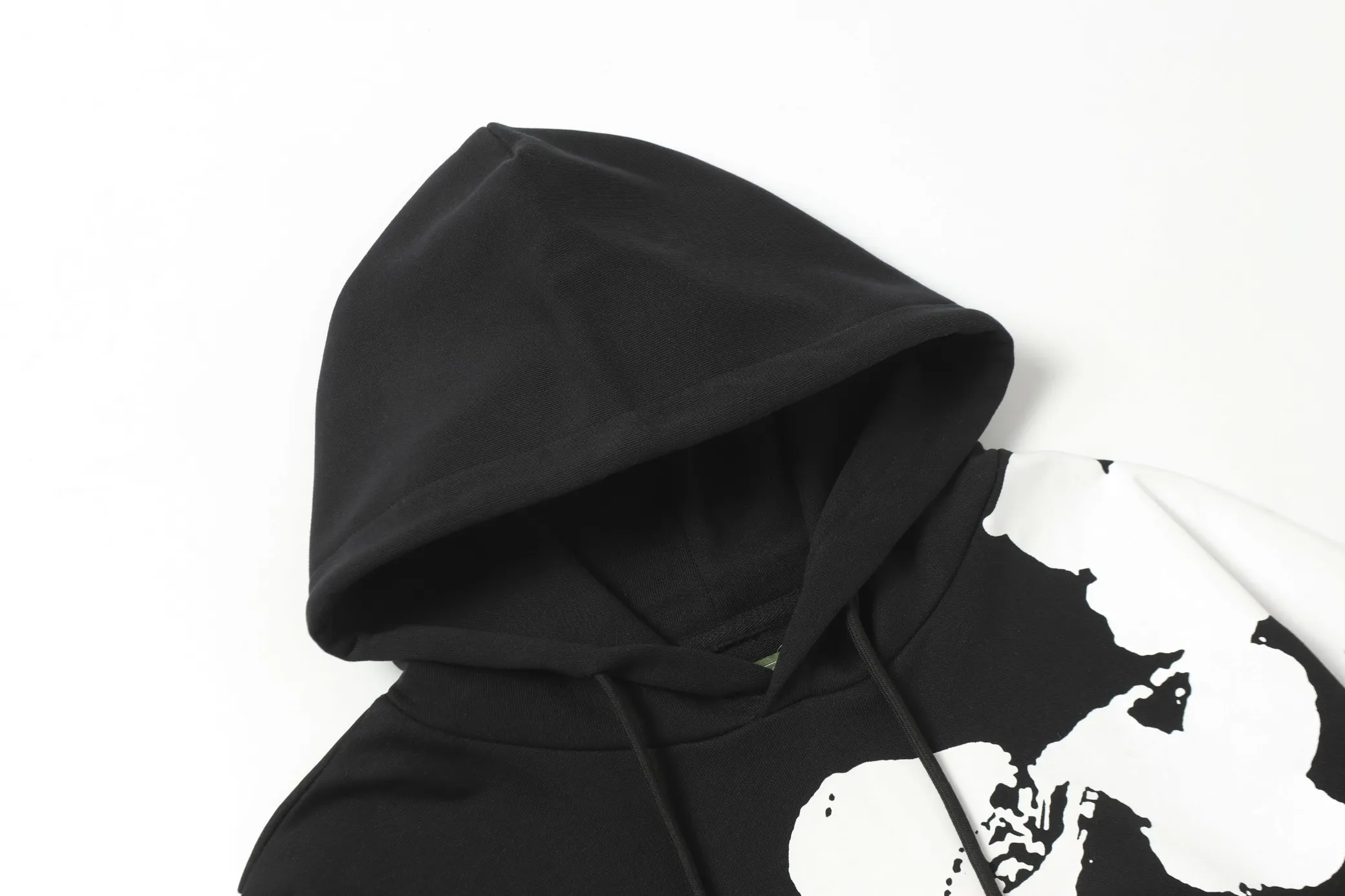 6002# DENIM TEARS Kapok European and American trendy brand high-quality printed hooded sweatshirt set. Terry fabric weighs 380 grams. Threads are customized and dyed in the same color. Color Black Gray Purple Size S-XL